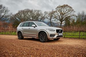 Volvo XC90 T6 Momentum 2015 года (ZA)